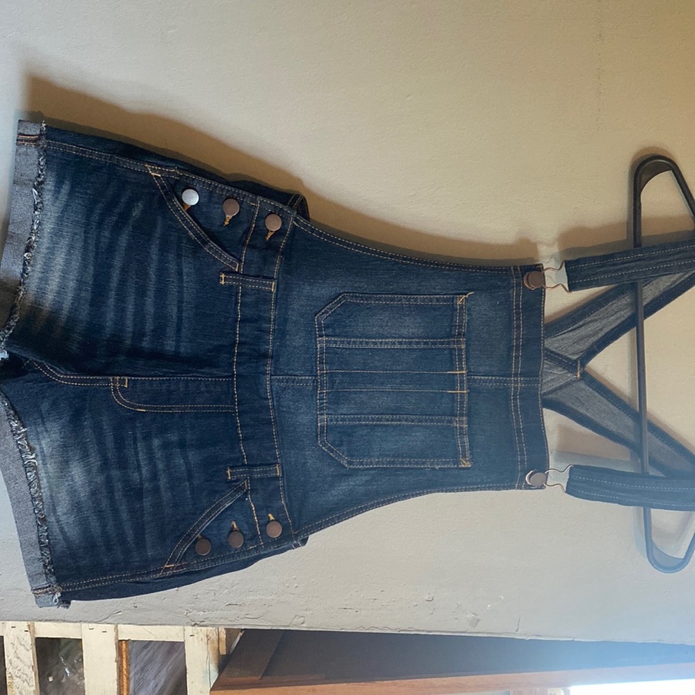 Overall shorts
